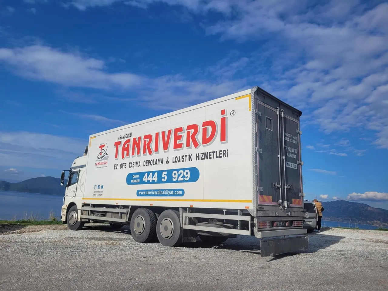 Tanrıverdi Nakliyat Kapalı Çelik Kasa Ev Taşıma Kamyonu